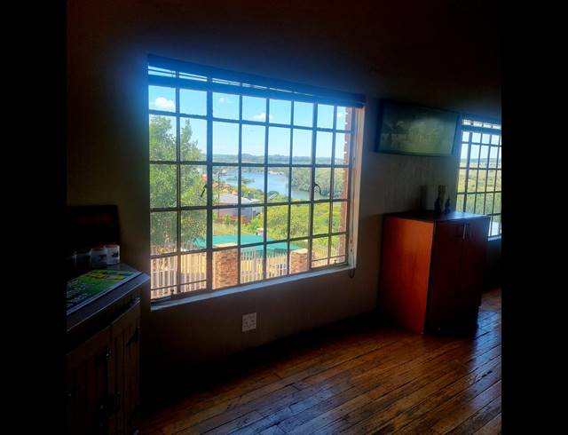4 BEDROOM HOUSE FOR SALE IN VAALOEWER